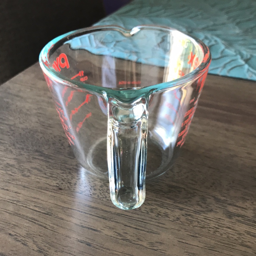 Pyrex Metric Glass Measuring Cup - Picture 4 of 6